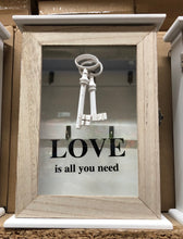 Učitajte sliku u preglednik galerije, DRVENI ORMARIĆ ZA KLJUČEVE