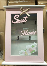 Učitajte sliku u preglednik galerije, DRVENI ORMARIĆ ZA KLJUČEVE