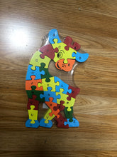 Laden Sie das Bild in den Galerie-Viewer, Holzpuzzle