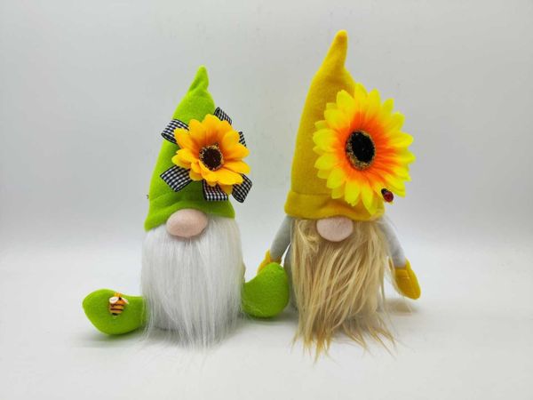 Plišani vilenjak sa suncokretom 22 cm