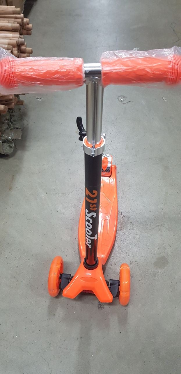 Dječji romobil s LED kotačima