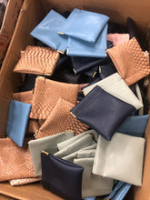 Učitajte sliku u preglednik galerije, Novčanik za kovanice
